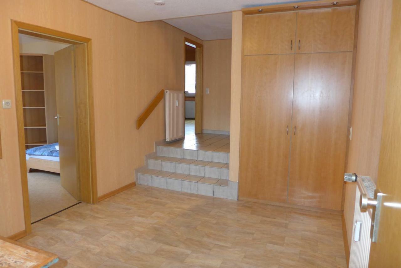 Messe Cgn/Dus Grossraeumige Wohnung In Guter Verkehrslage Leverkusen Exterior photo