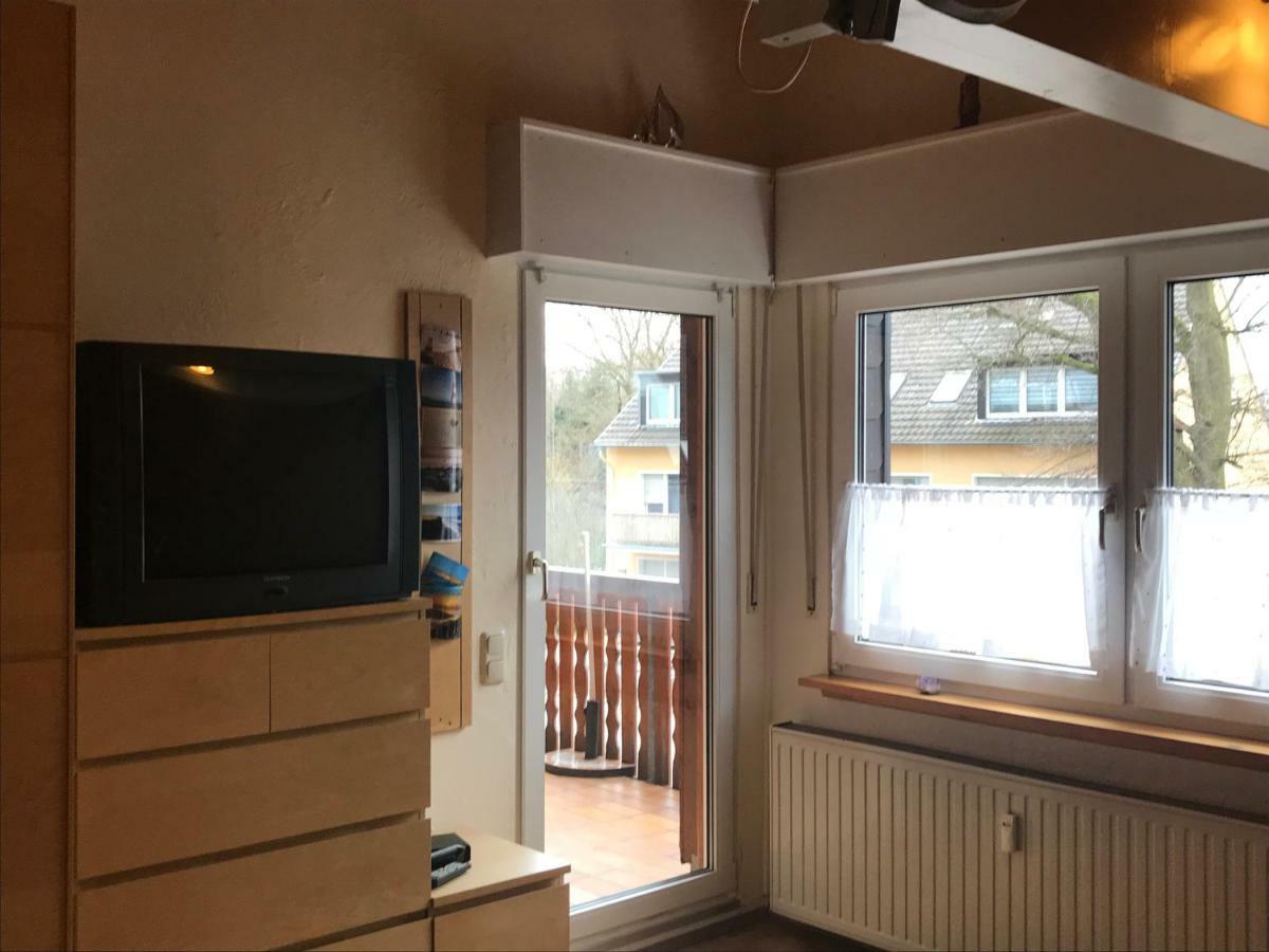 Messe Cgn/Dus Grossraeumige Wohnung In Guter Verkehrslage Leverkusen Exterior photo